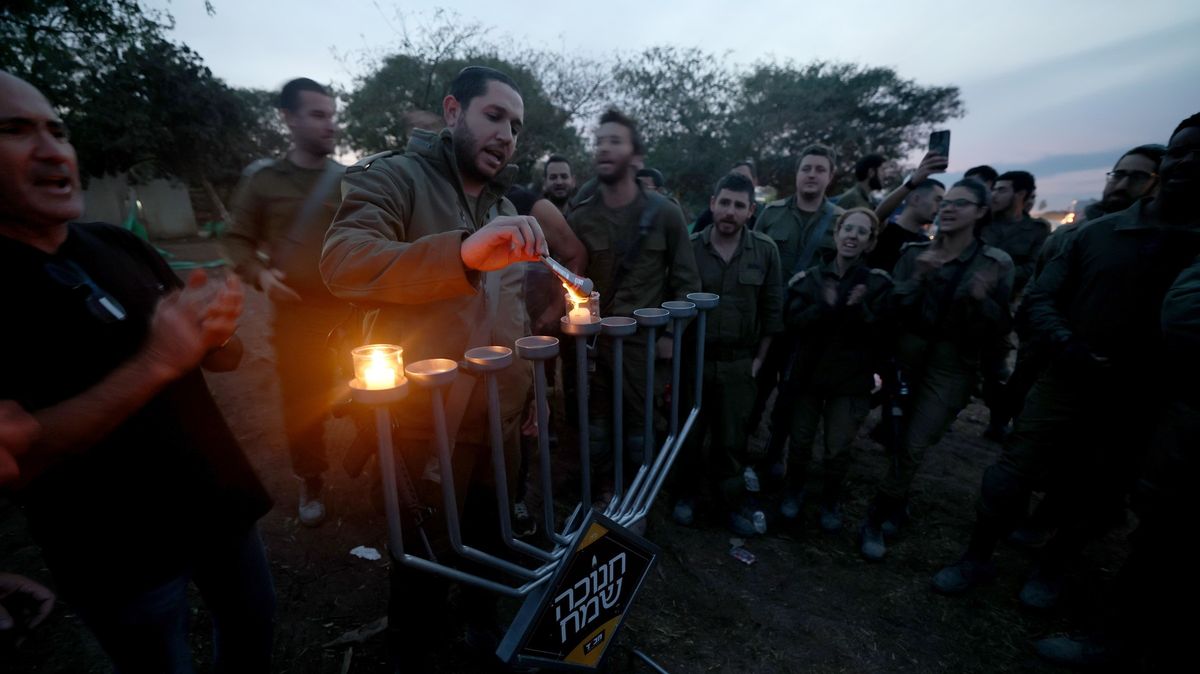 Izrael zabil vlastního vojáka drženého v Gaze, tvrdí Hamás
